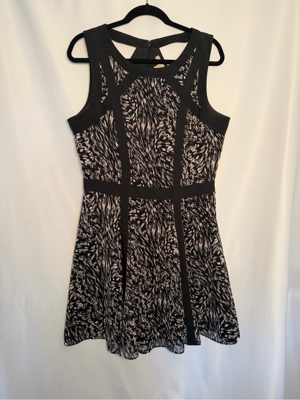 Banana Republic Black and Cream Sleeveless Fit-and-Flare Mini Dress